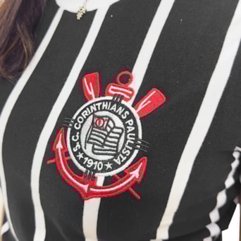 Camisa Corinthians Retrô Democracia 1982 - Feminina
