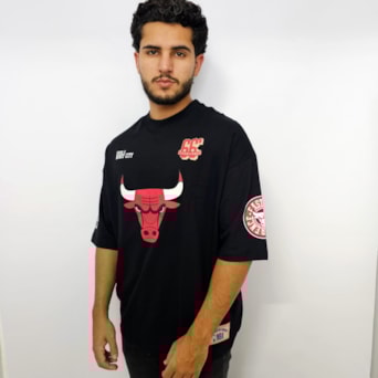 Camiseta NBA Oversized Chicago Bulls Pennant - Masculino