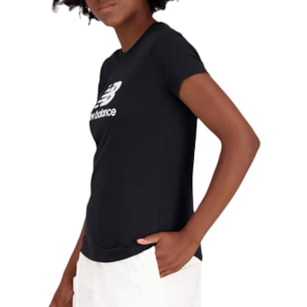 Camiseta New Balance Essentials Basic Preta - Feminina